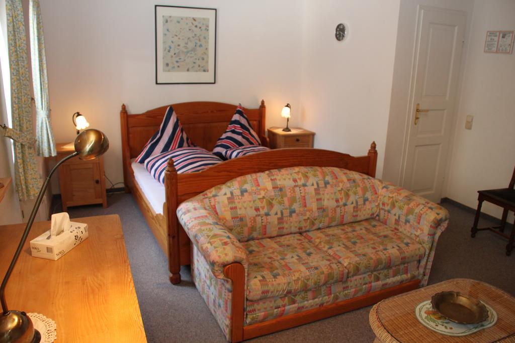 B&B Zum Treppchen Losnich Room photo